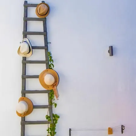 Отель Fratelli Family Тинос