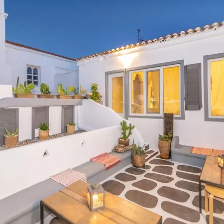 Fratelli Family Тинос