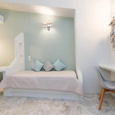 Fratelli Family Tínos