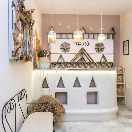 Fratelli Family Hotel Tínos