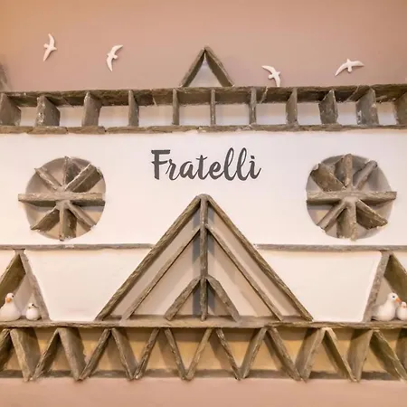 Fratelli Family Tínos