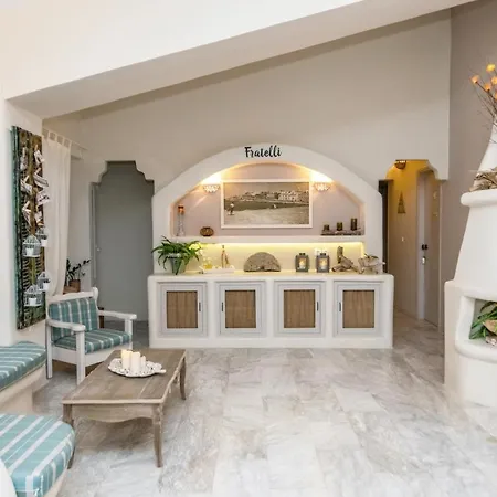 Fratelli Family Hotel Tínos