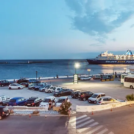 Fratelli Family Hotel Tínos